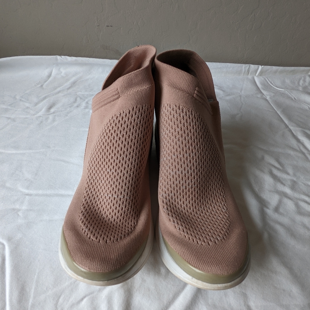 Bzees Romance Sneaker Ankle Booties Size 10 in Pink